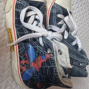 Donne chaussure spiderman taille 28