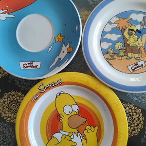 Lot de trois assiettes plates Simpson 