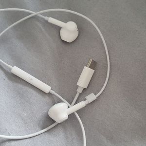 Écouteurs filaires à réparer 