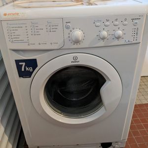 Machine à laver le linge 
