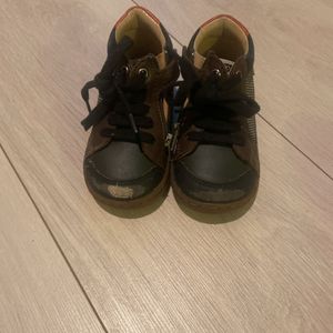 Chaussures enfants taille 22