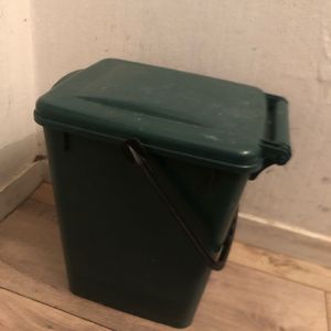 Petit sceau pour compost 
