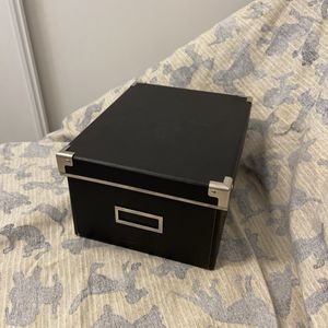 Boîte IKEA en carton taille M (1)