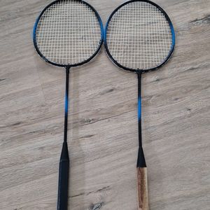2 raquettes de badminton