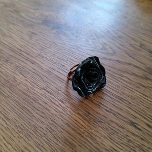Bague réglable rose noir