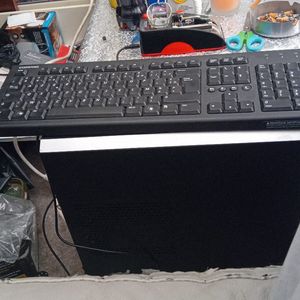Je donne un clavier ordinateur neuf bonne état 
