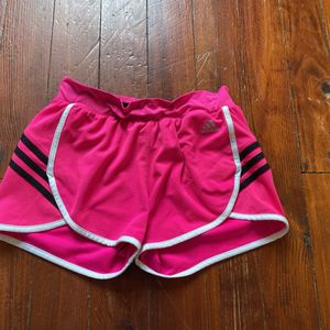 Short sport adidas taille 36 