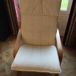 Coussin blanc pour fauteuil IKEA