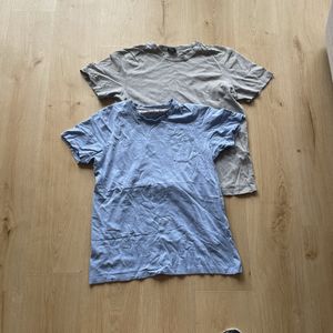 Lot 2 t-shirts 