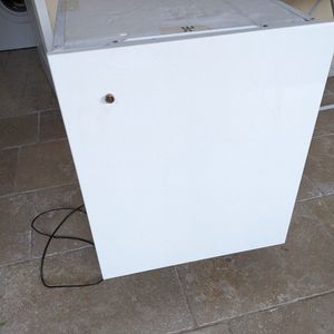 Petit réfrigérateur encastrable Ikéa by Whirlpool 