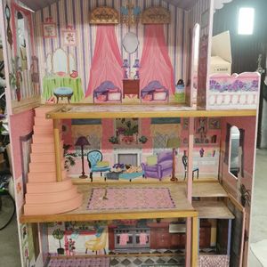 Grande maison de poupée 