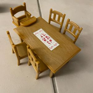 Donne table+chaises sylvanian families 