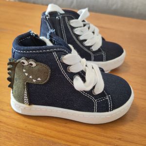 Chaussures bébé taille 20 neuves 
