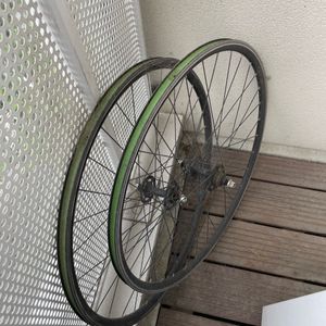 Paires de roues de vélo fixes