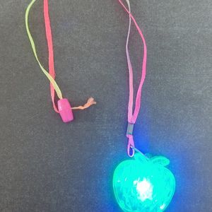 Collier pomme lumineux 🍎