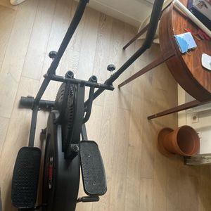  Vélo elliptique d’appartement 