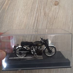 Moto miniature années 60