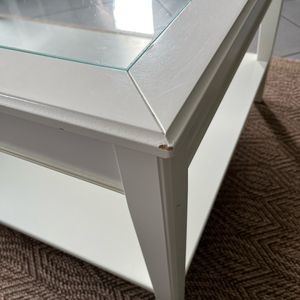 Table basse ikéa blanche et verre 