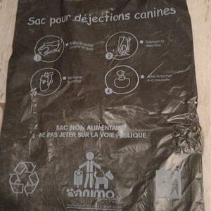 Rouleau de sacs à déjections canines 