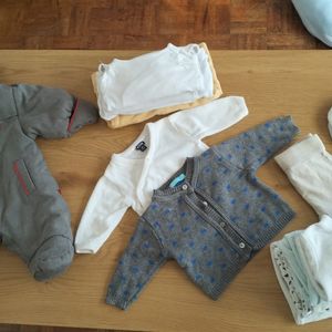 Vêtements bébé de 1 a 3 mois 