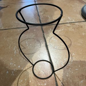 Vase minimaliste en fil de fer