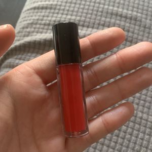 Rouge à lèvre / gloss rouge 