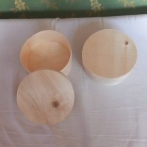 2 petites  boîte en bois 