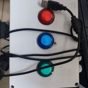 Boite avec 3 boutons type Arcade connexion USB