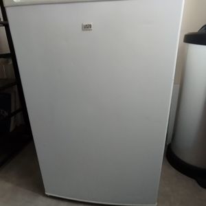 Petit réfrigérateur avec mini congélateur 