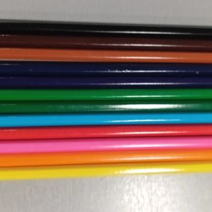 Lot crayons de couleur 