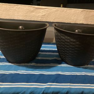 2 pots muraux plastique