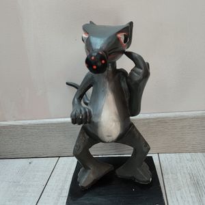 Statue rat en bois 