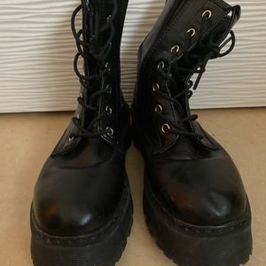 Boots noires lacets 37