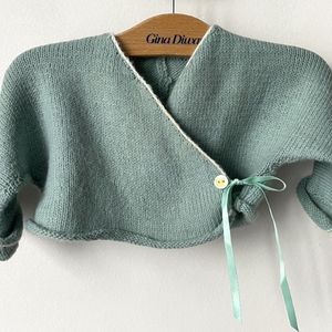 Gilet Cache coeur tricoté main bébé 0-3 mois
