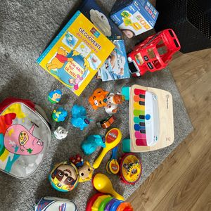 Lot jouets premiers ages 0-3 ans 