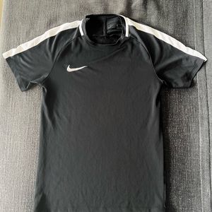 T-shirt sport Nike (taille S)