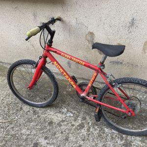 Vieux vélo enfant à bricoler 