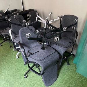 11 chaises de bureau 