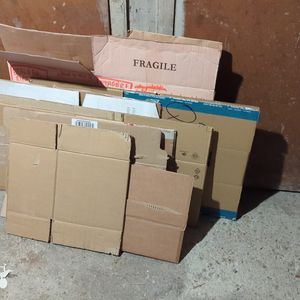 Lot de 8 cartons + papier d'emballage