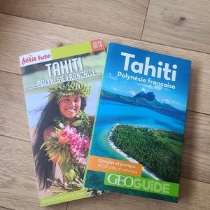 2 guides touristiques de la Polynésie Française