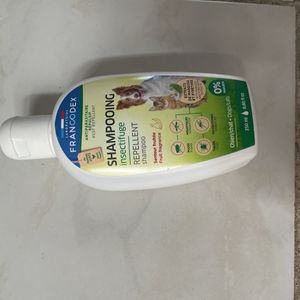 Shampooing insecticide