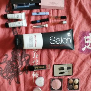 Lot maquillage/ échantillons parfum 
