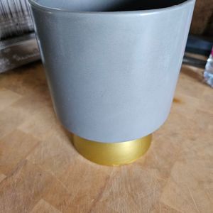 Vase gris et doré 