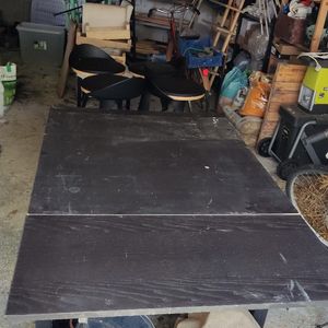 Table Ikea noire 