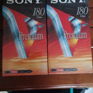 2 cassettes VHS Neuves 