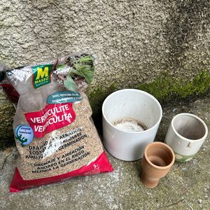 Caches pots et vermiculite