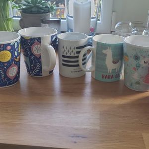 8 mugs