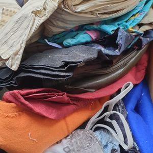 Lot vêtements à recycler 