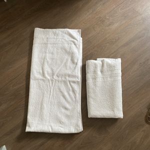Deux grand serviettes de bains 