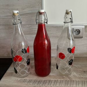 3 bouteilles verre bouchon 